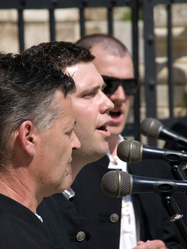 Klapa Kadena na Narodnom trgu, 12. travnja 2009.