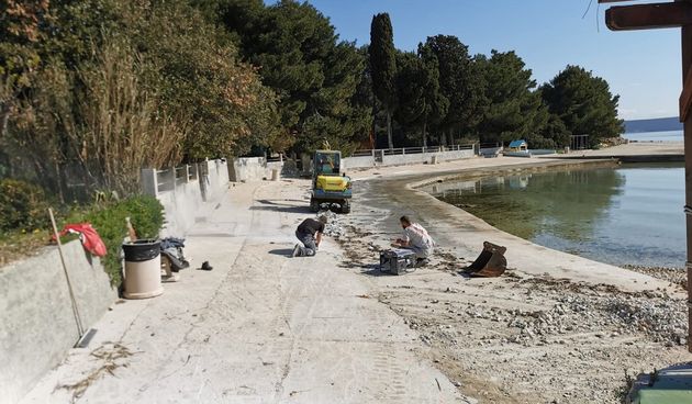 Počeli radovi na uređenju plaže Matlovac u Ždrelcu
