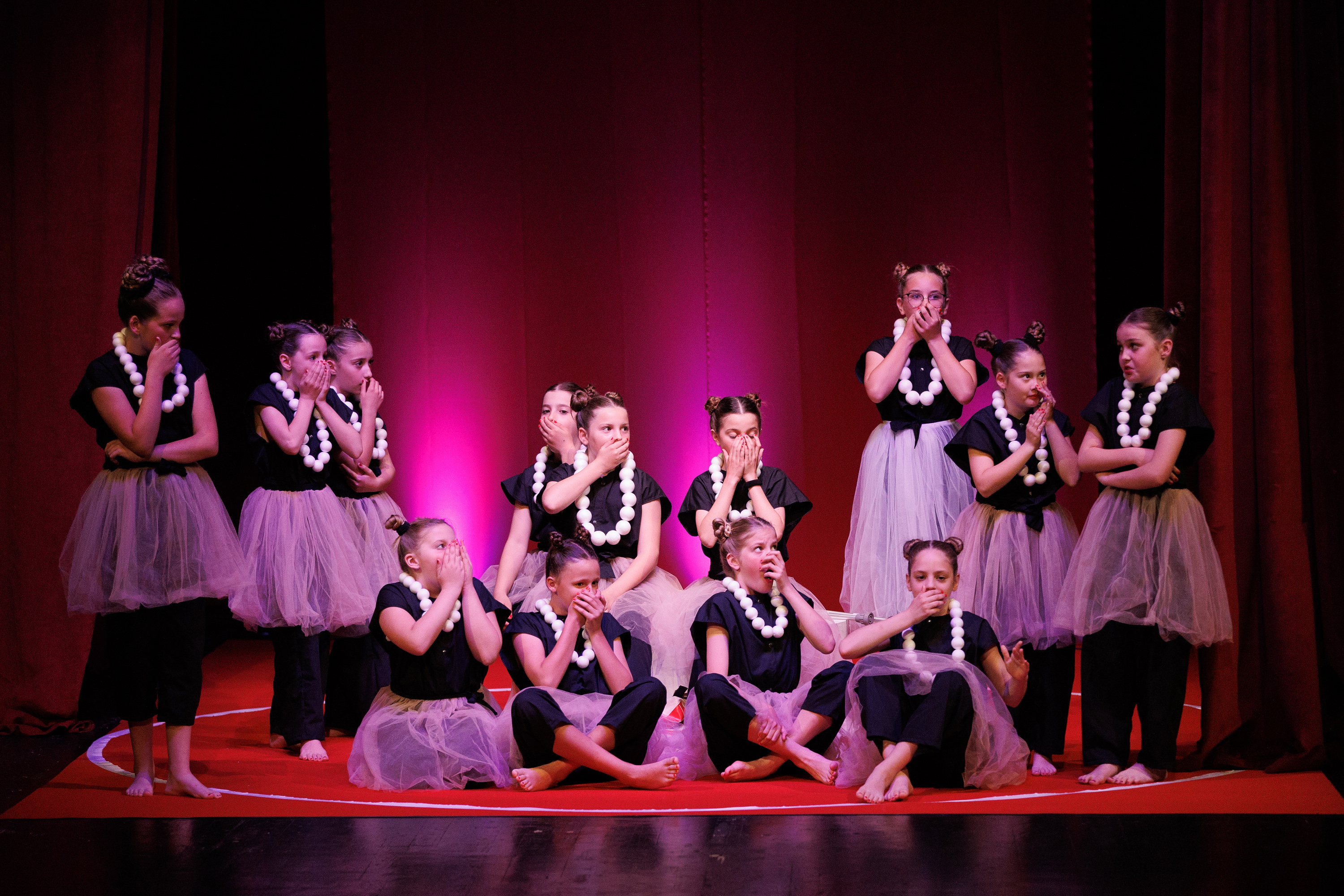 Igrajmo se: Zabranjeno mlađima od 15 strana A