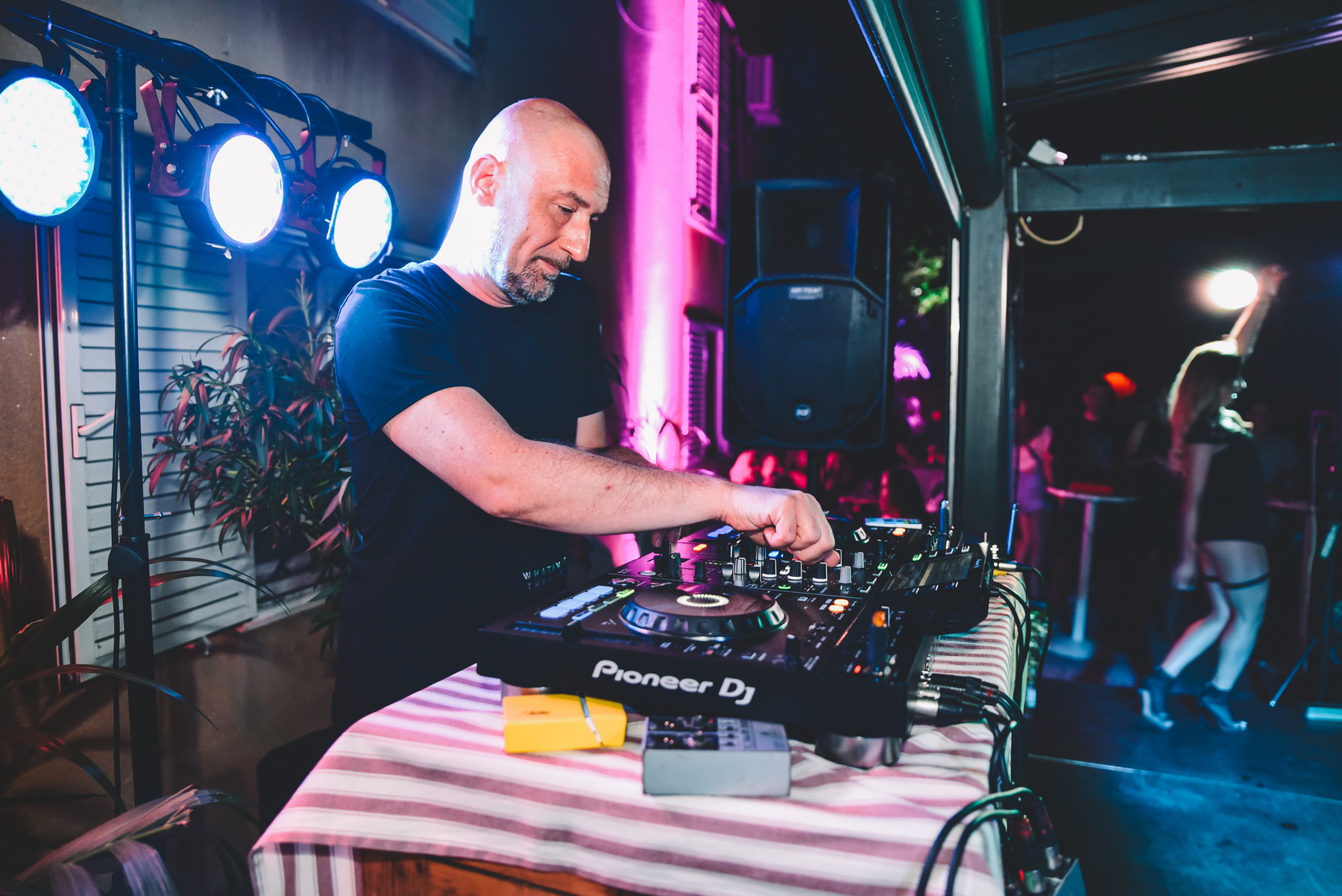 Colonia @ Caffe bar Kult