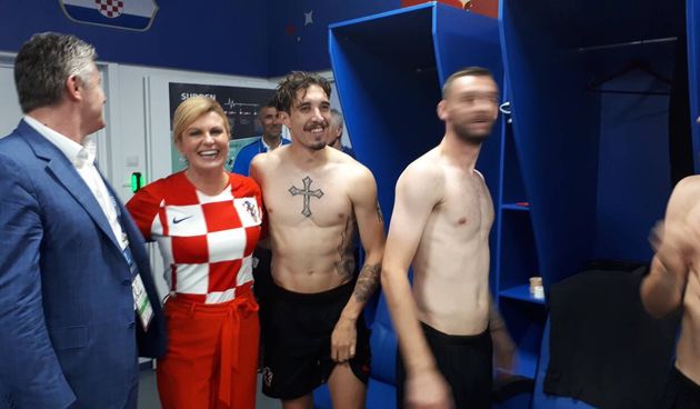 Predsjednica u svlačionici Vatrenih za vrijeme Svjetskog nogometnog prvenstva u Rusiji