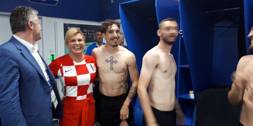 Predsjednica u svlačionici Vatrenih za vrijeme Svjetskog nogometnog prvenstva u Rusiji Predsjednica u svlačionici Vatrenih za vrijeme Svjetskog nogometnog prvenstva u Rusiji