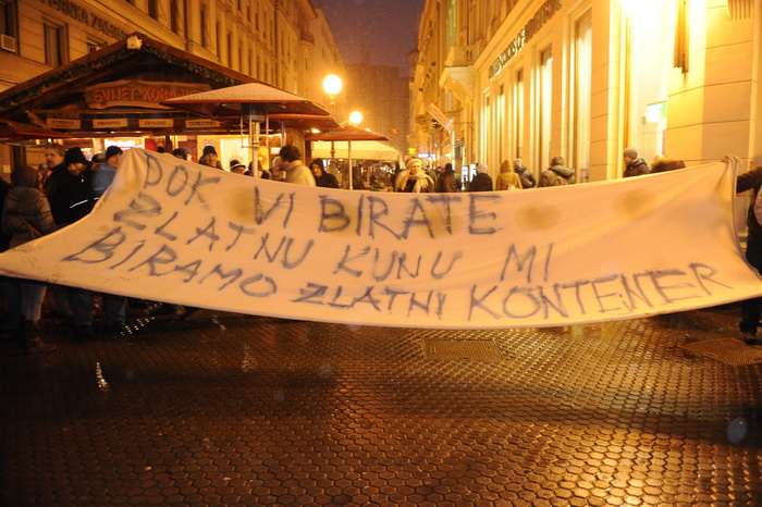 Zagreb, 020311. 
Novi, cetvrti po redu, protuvladin prosvjed tzv. facebook grupe zapoceo je veceras na Cvjetnom trgu. 
Foto: Damir Krajac / Cropix