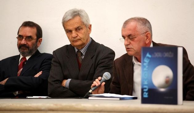 U gradskoj Lozi u Zadru predstavljena knjiga o rukometu jednog od najstarijih sportskih novinara Drage Marica. Drago Maric dugi niz godina prati svaki sport u Zadru i okolici. Photo: Zeljko Mrsic/PIXSELL