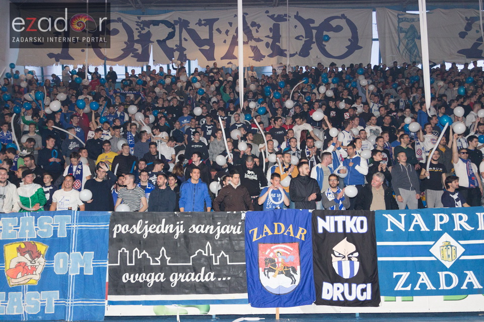 Humanitarno gledanje utakmice Zadar-Cibona u Jazinama Humanitarno gledanje utakmice Zadar-Cibona u Jazinama