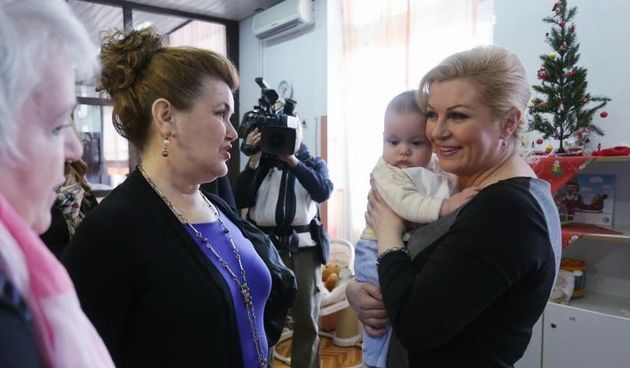 Zagreb – Predsjednicka kandidatkinja HDZ-a Kolinda Grabar-Kitarovic posjetila je Dom za nezbrinutu djecu u Nazorovoj ulici. Photo: Tomislav Miletic/PIXSELL