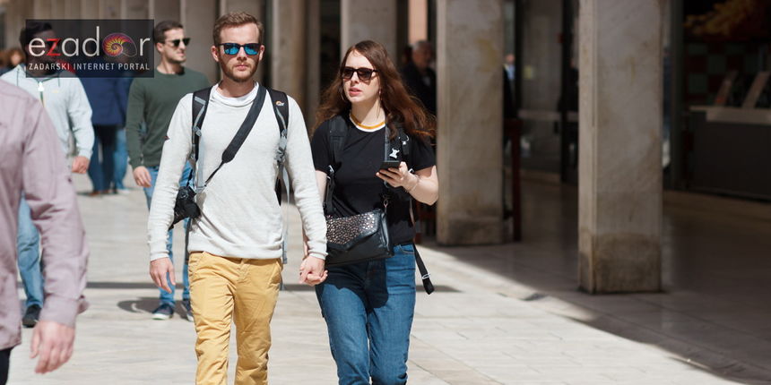 Đir po gradu, subotnja špica 14. travnja 2018., par, romantika, ljubav, veza Đir po gradu, subotnja špica 14. travnja 2018., par, romantika, ljubav, veza