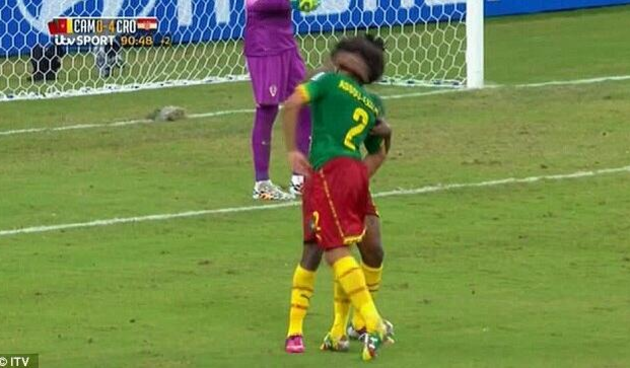 Assou-Ekotto je glavom udario Moukandja