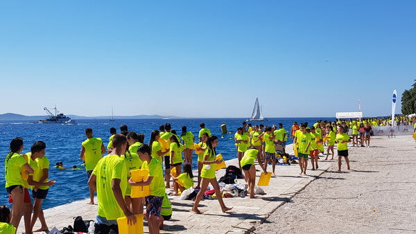 Sasvim osoban doživljaj – 10. dm Millennium Jump sa zadarske rive. Foto: Mladen Malik Barba Sasvim osoban doživljaj – 10. dm Millennium Jump sa zadarske rive. Foto: Mladen Malik Barba