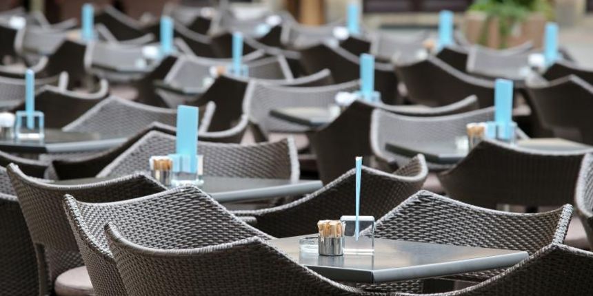 Terase kafica u centru Zagreba zjape prazne zbog prohladnog i kisovitog vremena. Photo: Jurica Galoic/PIXSELL Autor Jurica Galoic/PIXSELL Ključne riječi stolovi, Cvjetni trg, terrace, terasa, zahladjenje, Bogoviceva, Terrasse, kafic, ugostitelji Terase kafica u centru Zagreba zjape prazne zbog prohladnog i kisovitog vremena. Photo: Jurica Galoic/PIXSELL Autor Jurica Galoic/PIXSELL Ključne riječi stolovi, Cvjetni trg, terrace, terasa, zahladjenje, Bogoviceva, Terrasse, kafic, ugostitelji