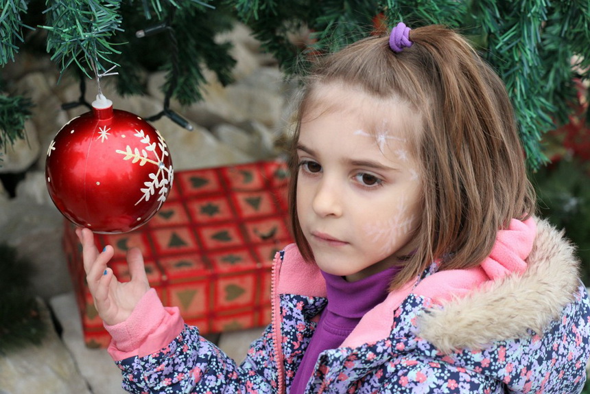 Sveti Nikola darivao mališane na Viru, Krampus bez posla Sveti Nikola darivao mališane na Viru, Krampus bez posla
