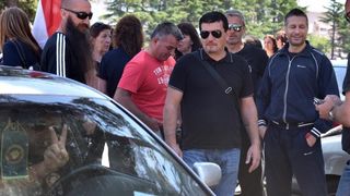 Nekoliko desetaka ljudi okupilo se ispred zgrade 2. Policijske postaje PU Zadarske kako bi dali podršku prosvjedu branitelja u Zagrebu.  Photo: Dino Stanin/PIXSELL