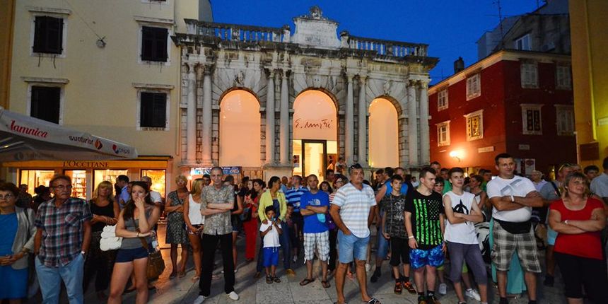 Performeri Saraswati na KalelargArt-u ; foto Iva Perinčić Performeri Saraswati na KalelargArt-u ; foto Iva Perinčić
