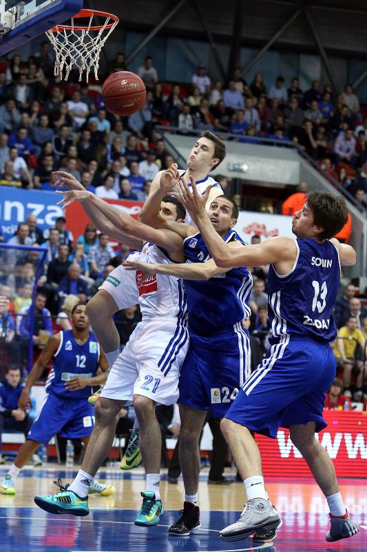 Zagreb – 7. kolo A-1 lige za prvaka, KK Cibona – KK Zadar 82-66. Photo: Goran Stanzl/PIXSELL Zagreb – 7. kolo A-1 lige za prvaka, KK Cibona – KK Zadar 82-66. Photo: Goran Stanzl/PIXSELL