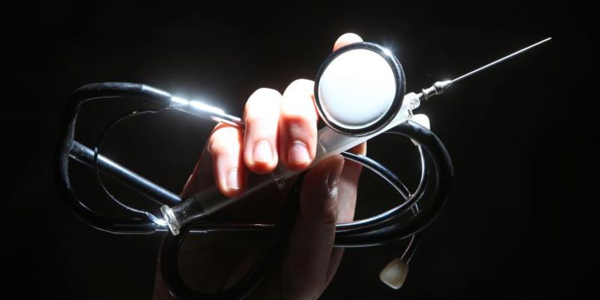 17.09.2013., Zagreb – Hrvatski lijecnicki sindikat najavio je strajk medicinskih sestara i lijecnika. Photo: Robert Anic/PIXSELL Autor Robert Anic/PIXSELL KLJUČNE RIJEČI medicinske sestre, lijecnici, medicinari, lijecnici, lijecnik, zdravstvo, medicin 17.09.2013., Zagreb – Hrvatski lijecnicki sindikat najavio je strajk medicinskih sestara i lijecnika. Photo: Robert Anic/PIXSELL Autor Robert Anic/PIXSELL KLJUČNE RIJEČI medicinske sestre, lijecnici, medicinari, lijecnici, lijecnik, zdravstvo, medicin