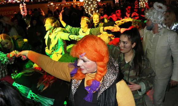 Virski karneval & maškare: Plesna maškarana fešta uz Jasmina Stavrosa