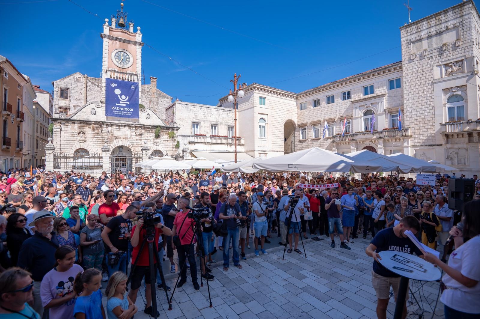 Na Narodnom trgu održan prosvjed “Krik za slobodu” protiv epidemioloških mjera