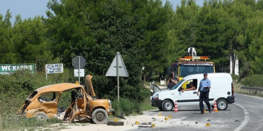 07.08.2014., Bibinje – U prometnoj nesreci koja se dogodila oko 10.30 vise osoba tesko je ozlijedjeno. U lancanom sudaru sudjelovala su cetiri vozila. Photo: Dino Stanin/PIXSELL