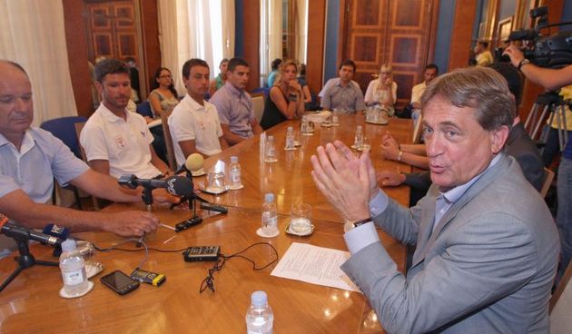 24.07.2013., Zadar – Gradonacelnik grada Zadra Bozidar Kalmeta uprilicio je primanje za zadarske najuspjesnije sportase, osvajace medalja na nedavno zavrsenim 17. Mediteranskim igrama u turskom Mersinu u pratnji njihovih trenera, jedrilicare Simu Fantelu,