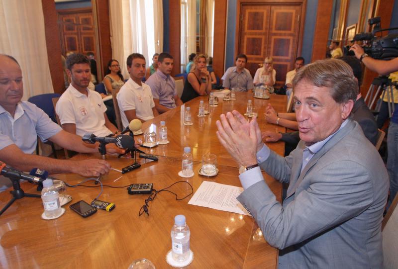 24.07.2013., Zadar – Gradonacelnik grada Zadra Bozidar Kalmeta uprilicio je primanje za zadarske najuspjesnije sportase, osvajace medalja na nedavno zavrsenim 17. Mediteranskim igrama u turskom Mersinu u pratnji njihovih trenera, jedrilicare Simu Fantelu, 24.07.2013., Zadar – Gradonacelnik grada Zadra Bozidar Kalmeta uprilicio je primanje za zadarske najuspjesnije sportase, osvajace medalja na nedavno zavrsenim 17. Mediteranskim igrama u turskom Mersinu u pratnji njihovih trenera, jedrilicare Simu Fantelu,