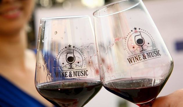 Wine and music u Zadru