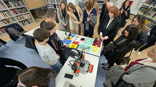 Na Odjelu za mlade Gradske knjižnice Zadar, održano je otvorenje “steAm tjedna”, a koji je organiziran u okviru održivosti projekta “Jačanje STEM vještina u osnovnim školama u Zadarskoj županiji – STEM COUNTY”.