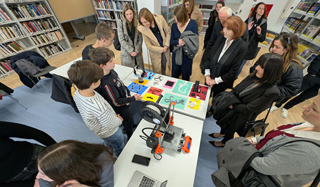 Na Odjelu za mlade Gradske knjižnice Zadar, održano je otvorenje “steAm tjedna”, a koji je organiziran u okviru održivosti projekta “Jačanje STEM vještina u osnovnim školama u Zadarskoj županiji – STEM COUNTY”.