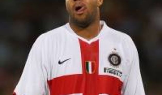 Adriano (Foto:goal.com)