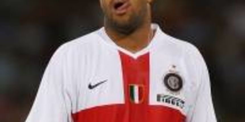 Adriano (Foto:goal.com)