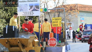 Maškarana povorka Velike Bake u Murteru