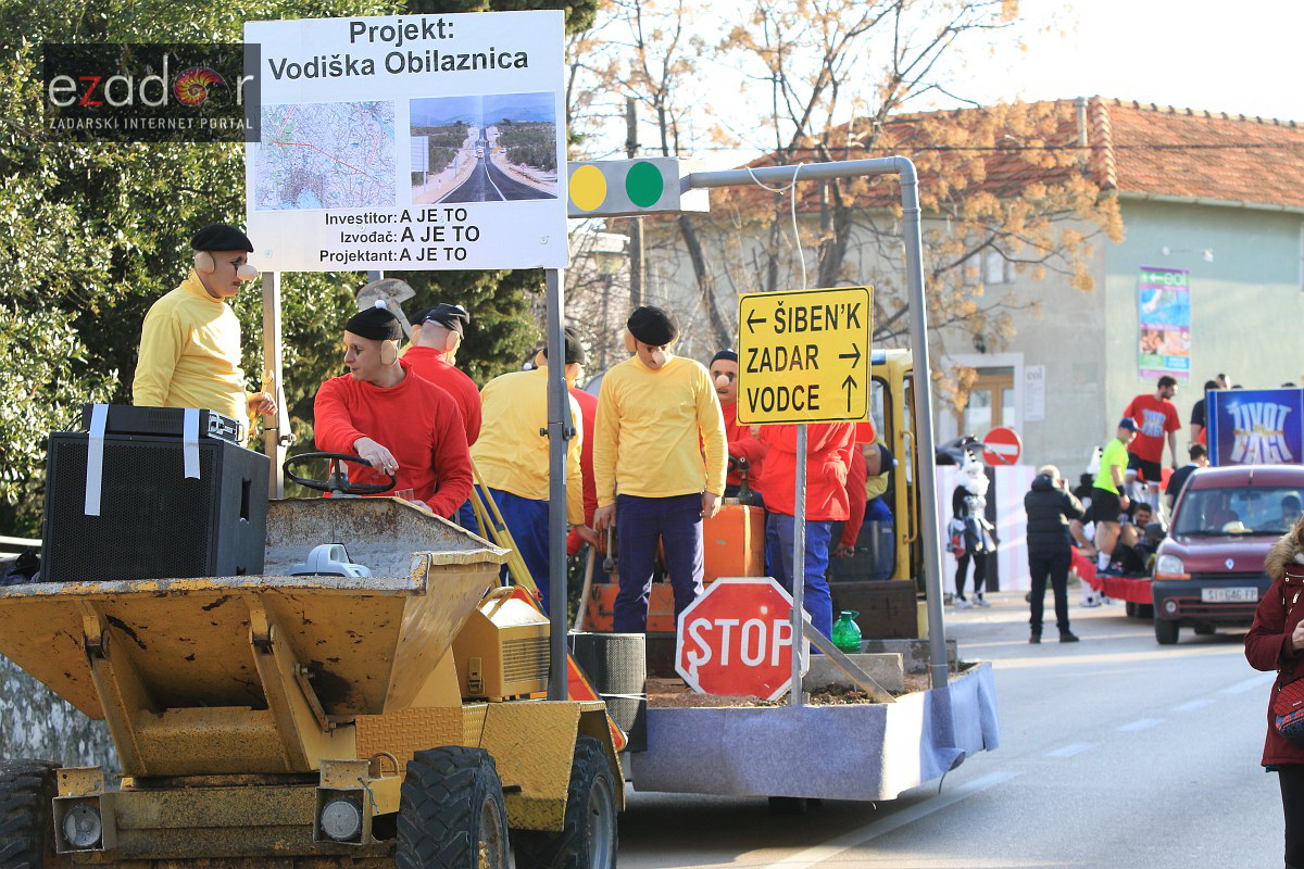 Maškarana povorka Velike Bake u Murteru