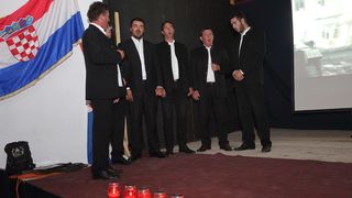 Bibinje: Predstavljena knjiga “Bitka za Vukovar” Damira Plavšića. Foto: Leo Banić Bibinje: Predstavljena knjiga “Bitka za Vukovar” Damira Plavšića. Foto: Leo Banić