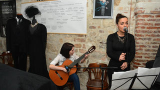 U caffe galeriji “Đina” otvorena izložba “Gospoda Glembajevi” U caffe galeriji “Đina” otvorena izložba “Gospoda Glembajevi”