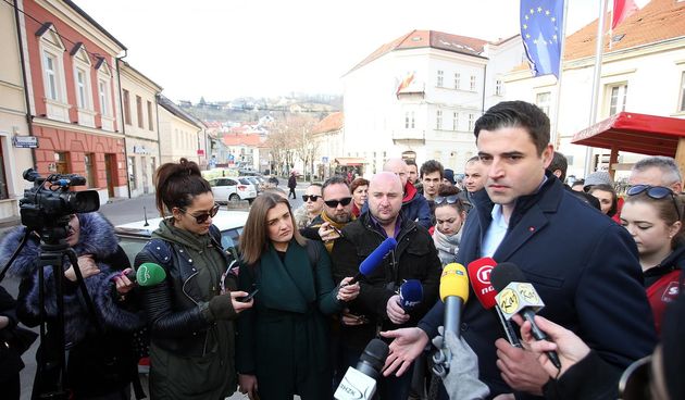Davor Bernardić na Trgu Lj. Gaja održao konferenciju za medije