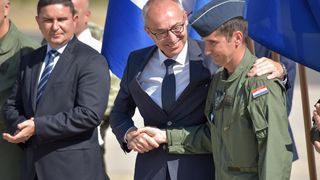 Svečanost povodom završetka obuke pilota na helikopterima OH-58D Kiowa Warrior Svečanost povodom završetka obuke pilota na helikopterima OH-58D Kiowa Warrior