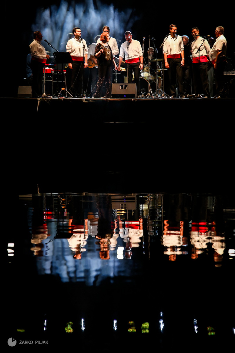 Zorica Kondža i klapa Cambi @ bazen Ilirije u Biogradu