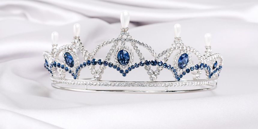 Tijara “Le beau Danube bleu” Karla Lagerfelda za bečki Operni bal Tijara “Le beau Danube bleu” Karla Lagerfelda za bečki Operni bal