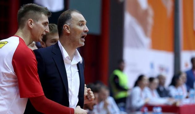 06.10.2015., Dom sportova, Zagreb – 03. kolo ABA lige, KK Cedevita – KK Cibona. Trener Cedevite Veljko Mrsic, Tomislav Zubcic. Photo: Goran Stanzl/PIXSELL