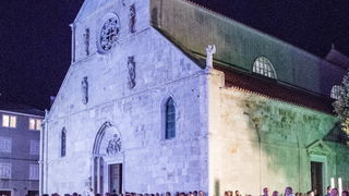 8. Međunarodni festival čipke u Pagu obilježila je modna revija i nastup klape Sol