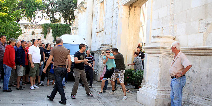 Prosvjedi na pijaci zbog uvođenja fiskalnih blagajni