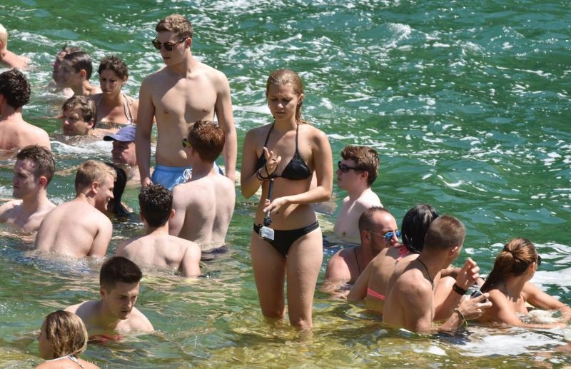 Vrelo ljeto u Nacionalnom parku Krka, hlađenje u Skradinskom buku. Photo: Hrvoje Jelavić/PIXSELL Vrelo ljeto u Nacionalnom parku Krka, hlađenje u Skradinskom buku. Photo: Hrvoje Jelavić/PIXSELL