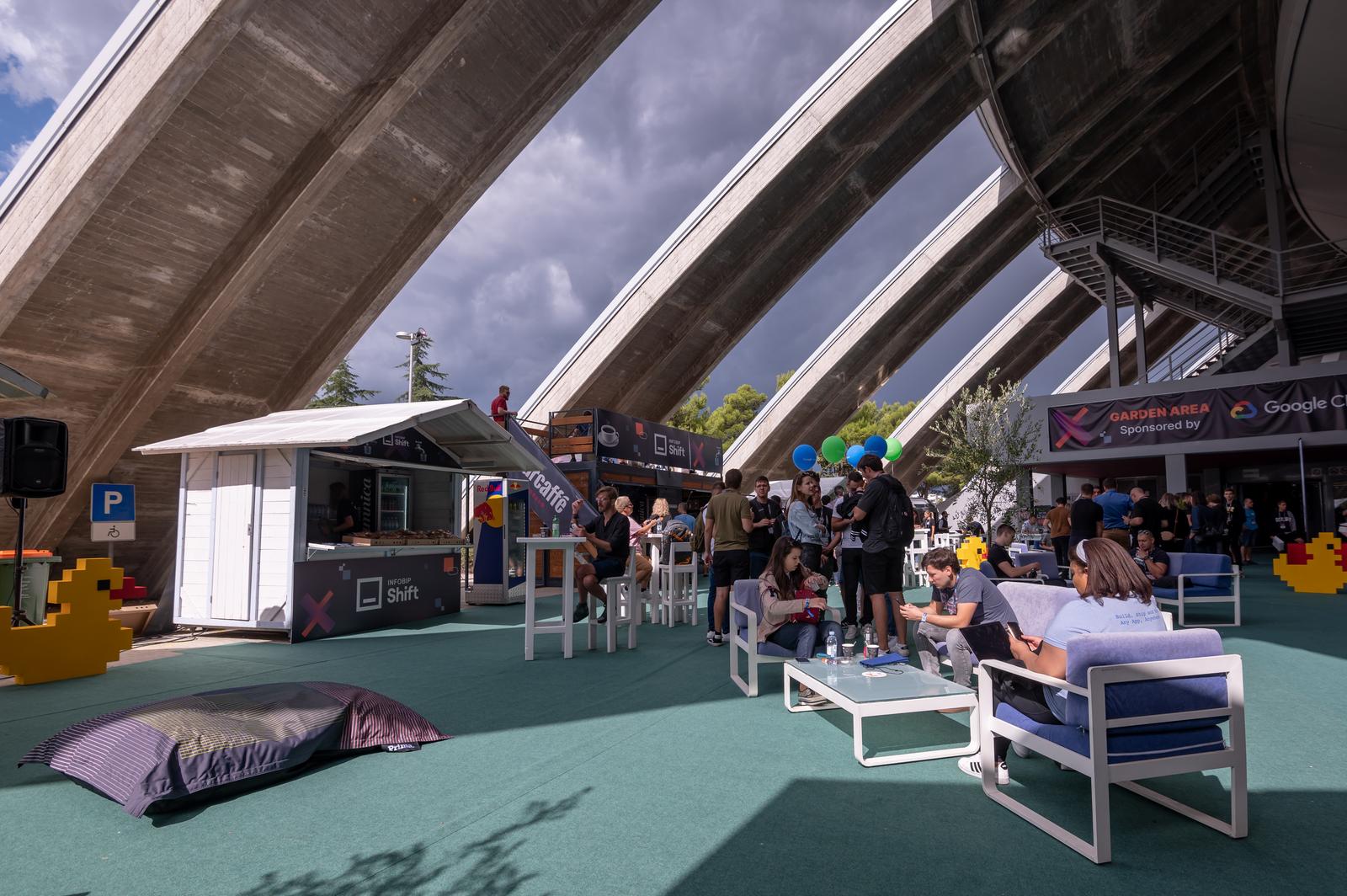 UREĐIVANJE GALERIJE: Međunarodna konferencija Infobip Shift počela na Višnjiku UREĐIVANJE GALERIJE: Međunarodna konferencija Infobip Shift počela na Višnjiku