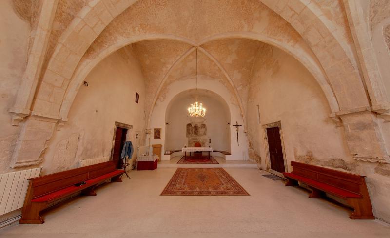 Katedrala sv. Stosije. Danasnja katedrala je trobrodna romanicka gradjevina, ujedno i najveca crkva u Dalmaciji. Unutrasnjost katedrale je monumentalna. Photo: Dino Stanin/PIXSELL