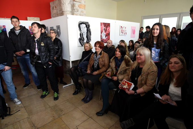 Zadar, 090413.
Narodni muzej, Poluotok. Zupanijska smotra Art dizajn ucenika srednjih skola Zadarske zupanije. Tema ovogodisnje smotre je: Amor vincit omnia (Ljubav sve pobjedjuje). Na smotri sudjeluje 8 srednjih skola Zadarske zupanije, a izlozeno je ok Zadar, 090413.
Narodni muzej, Poluotok. Zupanijska smotra Art dizajn ucenika srednjih skola Zadarske zupanije. Tema ovogodisnje smotre je: Amor vincit omnia (Ljubav sve pobjedjuje). Na smotri sudjeluje 8 srednjih skola Zadarske zupanije, a izlozeno je ok