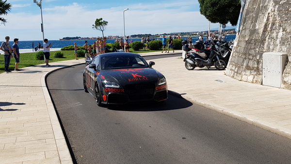 Pink Wing, jedinstvena gastro-turistička karavana luksuznih automobila gostovala je u Zadru na Pozdravu suncu. Foto: Mladen Malik