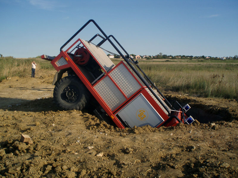 Sabunike: Vatrogasno vozilo u jami