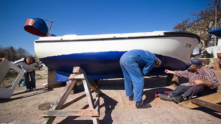Jazine: Uređuju se barke i kaići, Foto: Saša Čuka