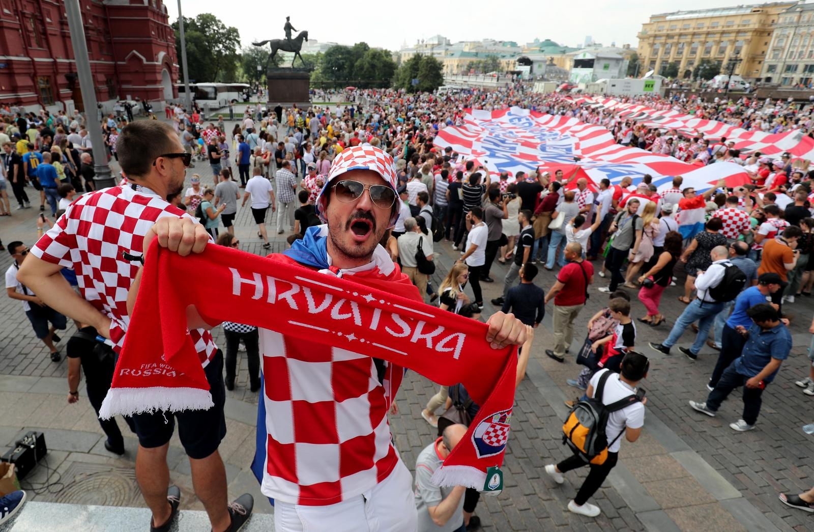 Hrvatski navijači okupirali centar Moskve!