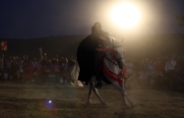 Zadar, Vrana, 170812.
Povijesno turisticki spektakl koji organizira TZ Pakostane i udruga Vitezovi vranski danas se nastavlja rekonstrukcijom bitke za Vranu, na autenticnoj lokaciji u Hanu Jusuf – pase Maskovica. U sklopu Dana vitezova vranskih podignuti Zadar, Vrana, 170812.
Povijesno turisticki spektakl koji organizira TZ Pakostane i udruga Vitezovi vranski danas se nastavlja rekonstrukcijom bitke za Vranu, na autenticnoj lokaciji u Hanu Jusuf – pase Maskovica. U sklopu Dana vitezova vranskih podignuti