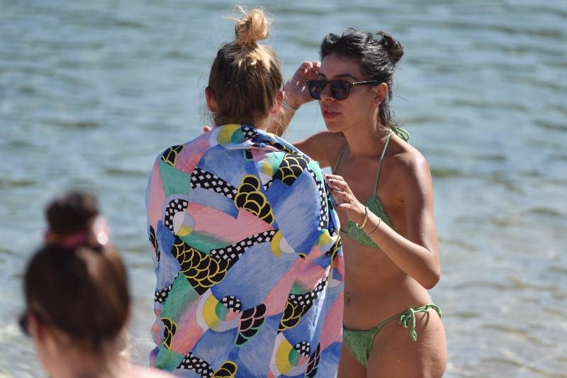 Lipe divojke dobro se zabavljaju na Love International festivalu